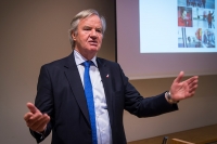 Dagen etter at konsernsjef Bjørn Kjos i Norwegian presenterte selskapets planer for 2018, kan flyselskapet melde om passasjervekst i fjoråret.