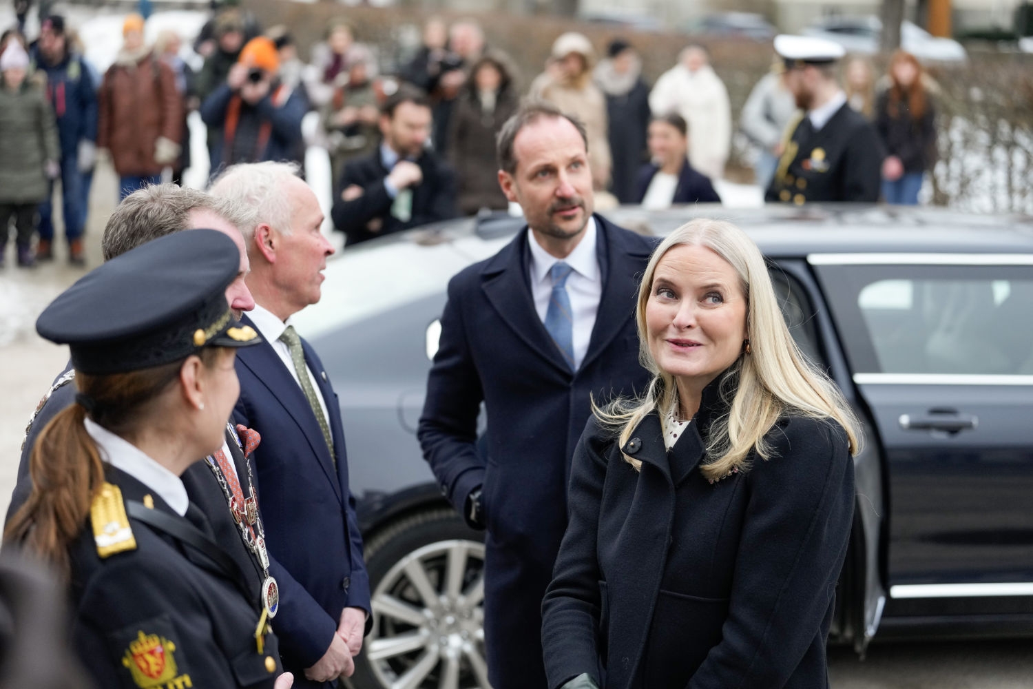 Kronprins Haakon og kronprinsesse Mette-Marit under et besøk i Fredrikstad nylig.