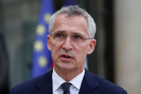 Jens Stoltenberg krever en internasjonal gransking etter at Hviterussland tvang et Ryanair-fly på vei fra Aten til Vilnius til å lande og pågrep en regimekritisk journalist om bord.