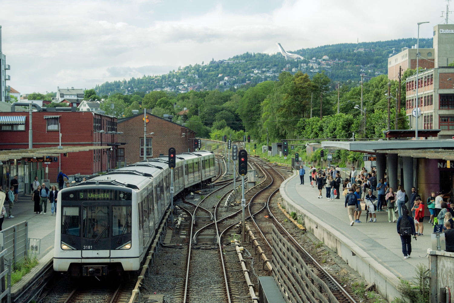 Fra i dag stenges Majorstuen T-banestasjon i Oslo. 
