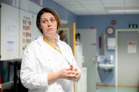 Det er smittsomt, plagsomt og fullstendig utmattende. - Blir du smittet av norovirus, blir du nesten garantert syk, sier bioingeniør Kaja Marienborg.  Kaja Marienborg, bioingeniør og universitetslektor på bioingeniørutdanningen ved OsloMet. Hun leder også NITO bioingeniørfaglig institutts fagstyre. 
