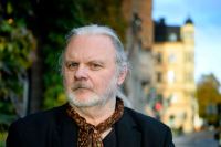 Jon Fosse fotografert i Stockholm i oktober 2021. Nå er han tildelt nobelprisen i litteratur, som første nordmann på 95 år.