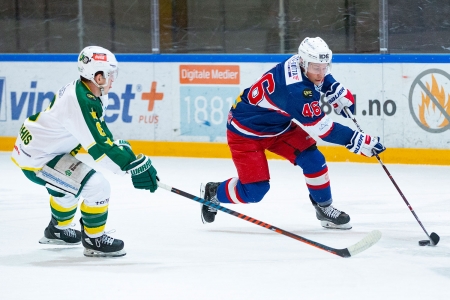 Tobias Lindström (t.h) scoret to i Vålerengas borteseier.