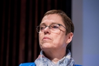 Direktør Mari Velsand i Medietilsynet legger tirsdag ettermiddag fram en rapport om mindreåriges bruk av porno på nett.