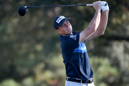 Viktor Hovland storspiller i Mexico og er med i seierskampen i ukas PGA-turnering.